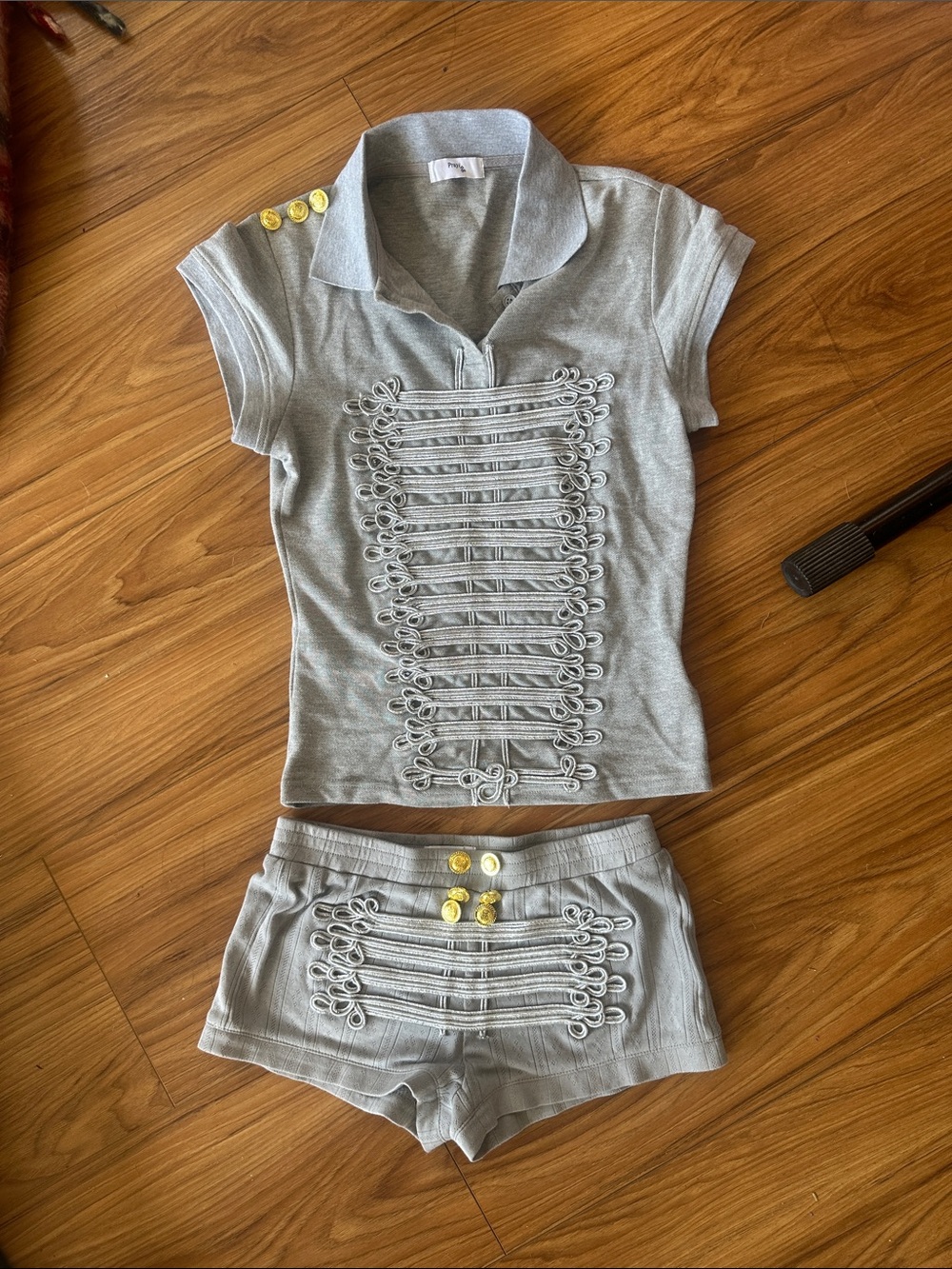Praying the label Gray Military marching band Set with Gold Buttons